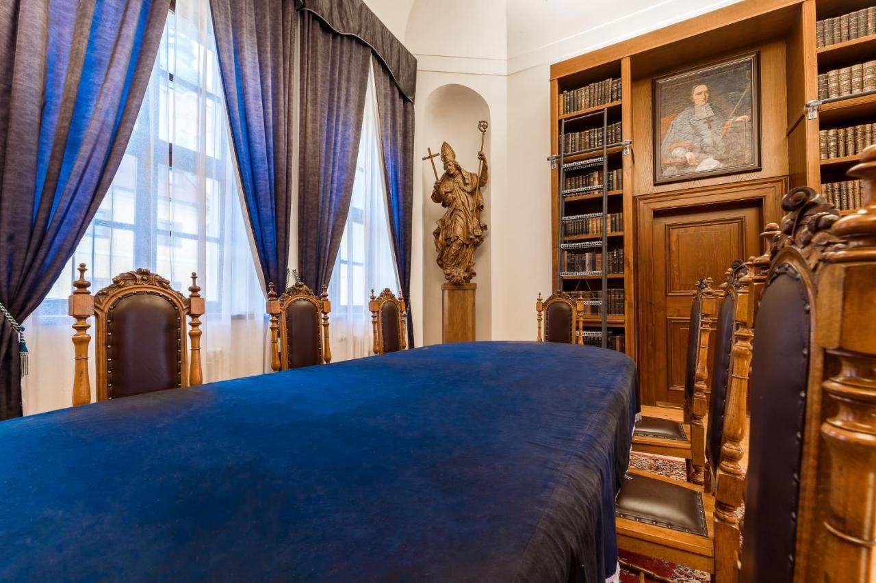 Nove Adalbertinum Hradec Králové Екстериор снимка